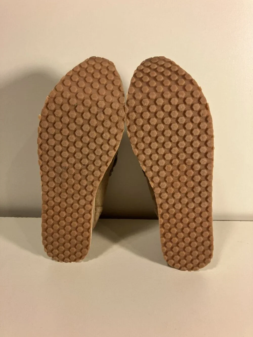 PIERRE DUMAS Taupe Suede Platform Slip-on Loafers.  Size 7.  NWoT.